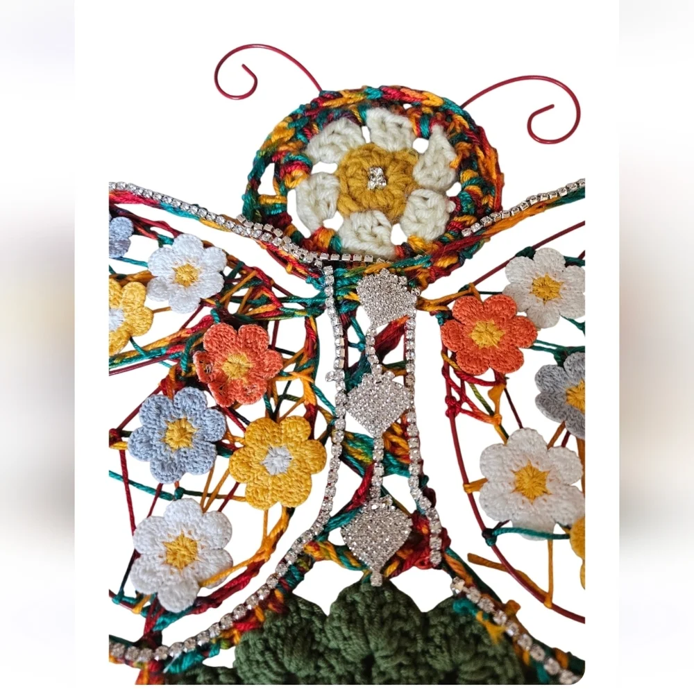 Handmade Summer Bee Floral Holiday Wreath Crochet Multicolor Handmade Wall Art